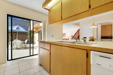Kitchen w/sliders
