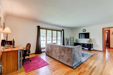 2001 E 28th St, Des Moines, IA 50317 - photo 5