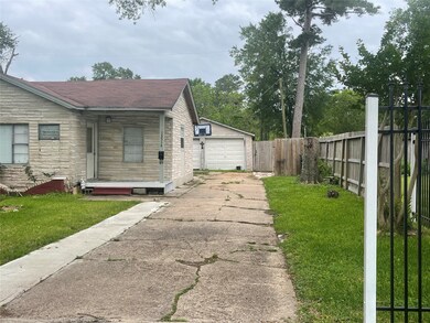 13514 Louisville St, Houston, TX 77015 - photo 5