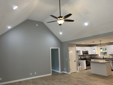 151 Tanglewood Dr, Manchester, TN 37355 - photo 7