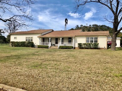 412 Cross Mountain Dr, Fredericksburg, TX 78624 - photo 2