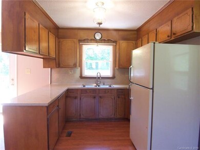 526 Lee Dr, Shelby, NC 28152 - photo 6