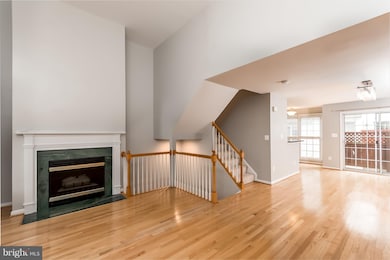 2418 Garnett Dr, Alexandria, VA 22311 - photo 3