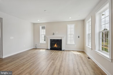 6910 Fountain Park Dr, Glenn Dale, MD 20769 - photo 5