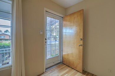 2924 Palomas Dr NE, Albuquerque, NM 87110 - photo 4
