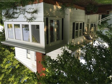 720 Lee St, West Point, VA 23181 - photo 2