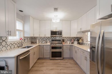 12911 Acorn Hollow Ln, Silver Spring, MD 20906 - photo 5