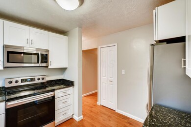5152 Tuxworth Ct Columbus OH-large-003-0