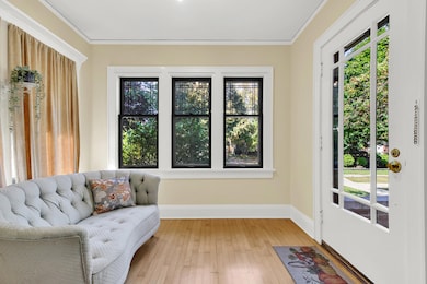 1913 E Beverly Rd, Milwaukee, WI 53211 - photo 5