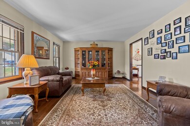 57 Tanglewood Dr, Langhorne, PA 19047 - photo 3