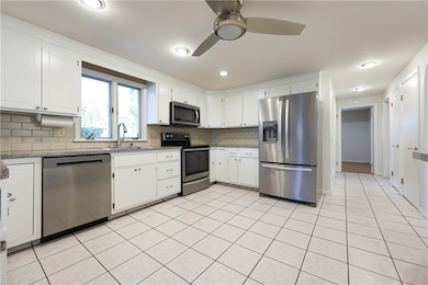 3 Grant St, Warwick, RI 02886 - photo 4