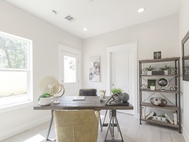 5319 W Donovan St, Houston, TX 77091 - photo 7