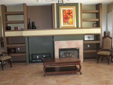MEDIA WALL W FIREPLACE