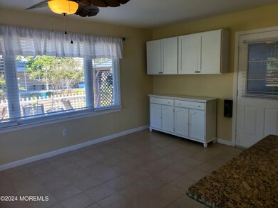 9 Bedford Ct, Toms River, NJ 08757 - photo 4