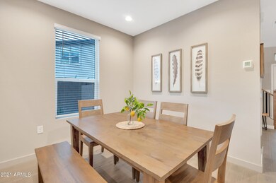 DINING ROOM (1)