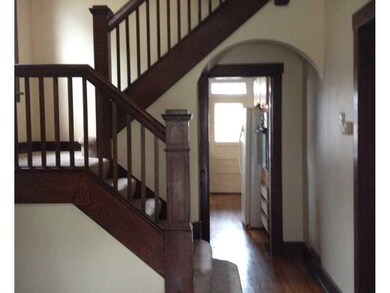 Entry/Foyer.