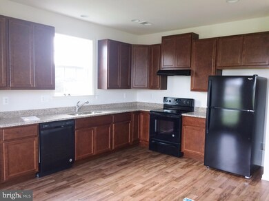 85 Creekwood Dr, Greencastle, PA 17225 - photo 4