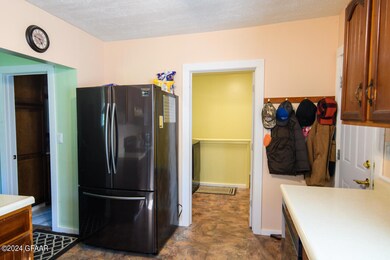 0137 2190 4th Ave NE-Thmpsn-Edit