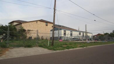502 Galveston St, Laredo, TX 78040 - photo 4
