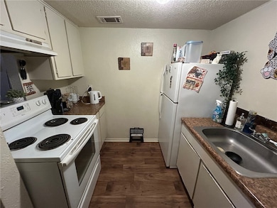 4405 Carter Creek Pkwy unit 9, Bryan, TX 77802 - photo 5