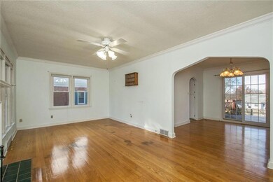 2120 E 29th St, Des Moines, IA 50317 - photo 6
