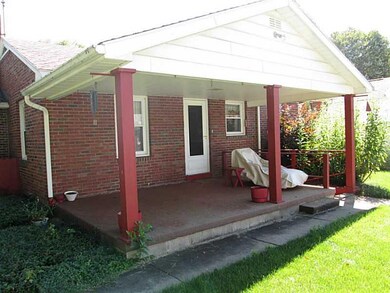 Patio/Deck. Carpeted rear cover patio.