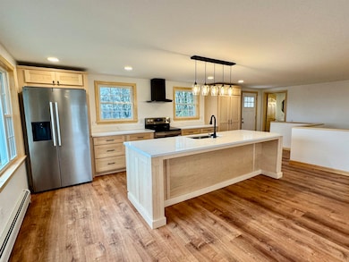 122 Raymond Ave, Newport, VT 05855 - photo 6