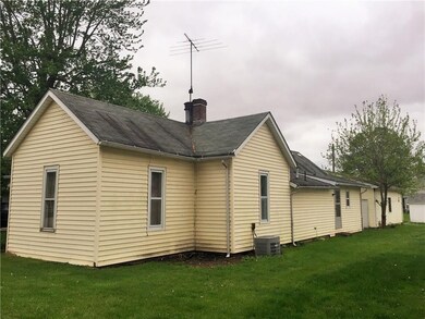 4 N Walnut St, Roachdale, IN 46172 - photo 4