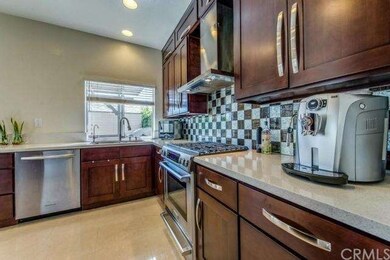 Quartz countertops and pull-out shelves, pull-out 