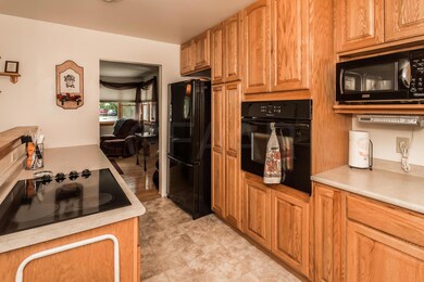 1401 N Front St Crookston MN-large-005-1