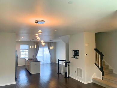 67 Nicholas Dr E, Des Plaines, IL 60016 - photo 2