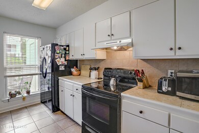 05-550 Post Road Unit 120