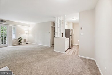 5913H Prince James Dr unit 36, West Springfield, VA 22152 - photo 2