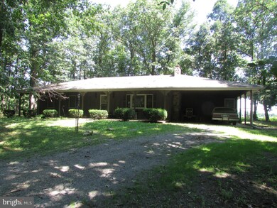 1735 Shatzer Rd, Chambersburg, PA 17201 - photo 2