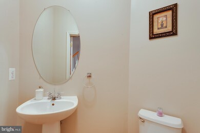 13396 Burrough Farm Dr, Herndon, VA 20171 - photo 7