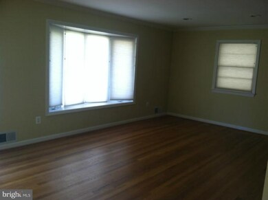 411 Orleans Cir SW, Vienna, VA 22180 - photo 4