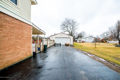 8906 Maple Rd, Louisville, KY 40229 - photo 5