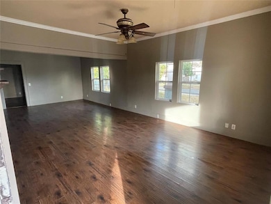 220 N 8th St, Clinton, OK 73601 - photo 3