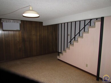 3322 SW Eveningside Dr, Topeka, KS 66614 - photo 7