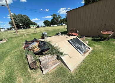 305 W 1st St, Seiling, OK 73663 - photo 4