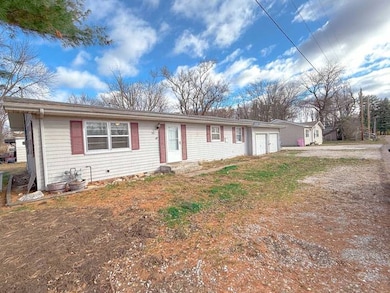 300 E Clay St, Pleasant Hill, IL 62366 - photo 2