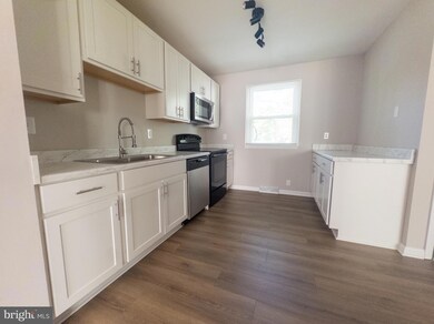 828 Calvert Towne Dr, Prince Frederick, MD 20678 - photo 7