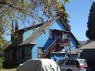 543 NW C St, Grants Pass, OR 97526 - photo 4