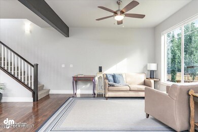 05-Living Room_MAX7347