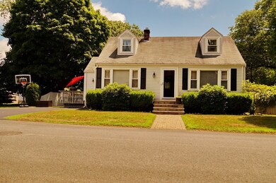 13 Munroe Ave, Woburn, MA 01801 - photo 2