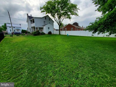 126 S Broad St, Myerstown, PA 17067 - photo 3