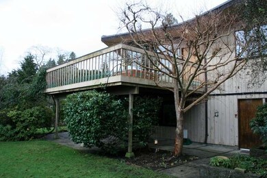 8237 Merrimount Dr, Mercer Island, WA 98040 - photo 2