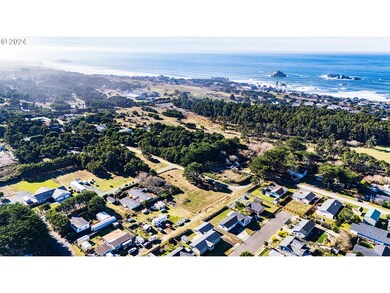 0 13th and Jackson unit 24681187, Bandon, OR 97411 - photo 3