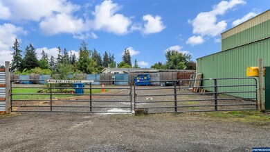 13100 Blackberry Ln, Hubbard, OR 97032 - photo 2