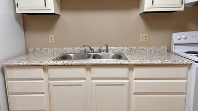 2306 Avenue D, Bay City, TX 77414 - photo 5